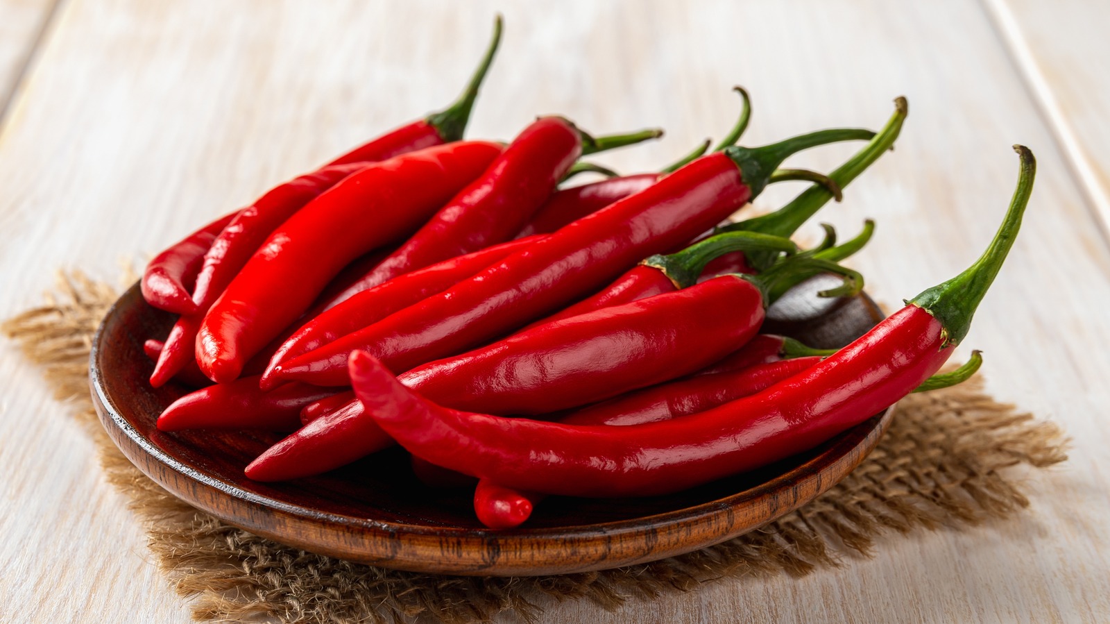 Chili Market Shake-Up: Rising Prices in China, Climate Shocks in Indonesia, and Export Surges to Turkey! - The global chili market is navigating through a transformative phase in 2024. Climate disruptions, geopolitical tensions, price fluctuations, and changing consumer preferences are redefining production and trade dynamics. Key players like China, Indo